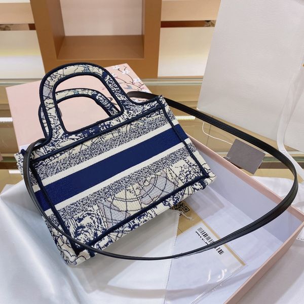 classic luxury women embroidery handbags purses designers small embroidered totes shopping bags fashion crossbody shoulder bags d21062901
classic luxury women embroidery handbags purses designers small embroidered totes shopping bags fashion crossbody shoulder bags d21062901