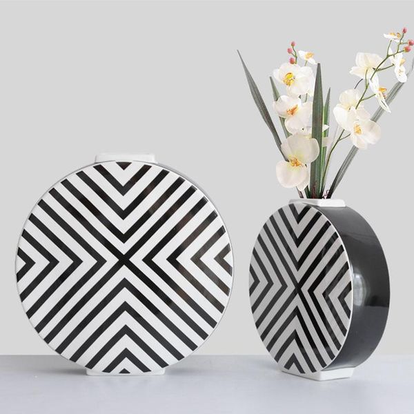 vases home decoration nordic ins black&white striped flat ceramic dried flower vase light luxury unique design deskornaments
vases home decoration nordic ins black&white striped flat ceramic dried flower vase light luxury unique design deskornaments