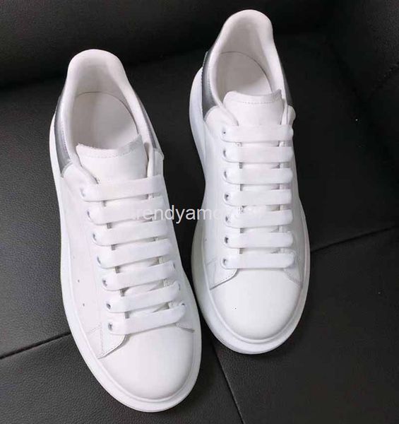 dress shoes small white shoes women's versatile muffin thick soled raised couple's board dad, Black
dress shoes small white shoes women's versatile muffin thick soled raised couple's board dad, Black