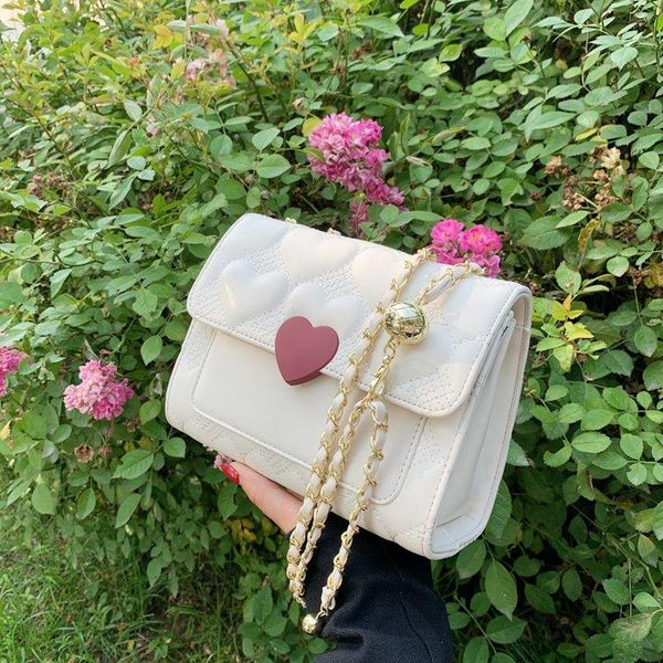 evening bags heart pattern embossing process chain message elegant small lady's shoulder 2021 summer design crossbody bag
evening bags heart pattern embossing process chain message elegant small lady's shoulder 2021 summer design crossbody bag