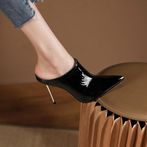 dress shoes wind 2021 summer thin heel high heels pointed silver patent leather baotou iron sandals large 45, Black
dress shoes wind 2021 summer thin heel high heels pointed silver patent leather baotou iron sandals large 45, Black