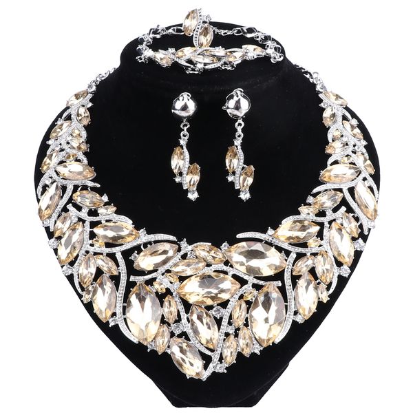 2018 new fashion rhinestones crystal statement necklace bridal jewelry sets decoration necklaces jewellery gifts for women, Black
2018 new fashion rhinestones crystal statement necklace bridal jewelry sets decoration necklaces jewellery gifts for women, Black