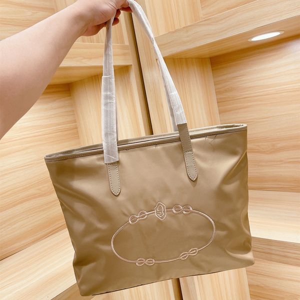 handbag designer bag tote shoulder bags ladies handbags totes crossbody genuine leather luxury shopping high-capacity with the original box
handbag designer bag tote shoulder bags ladies handbags totes crossbody genuine leather luxury shopping high-capacity with the original box
