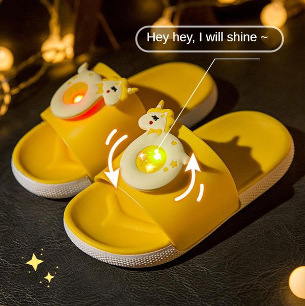 slipper children' summer boys and girls flashing lights cartoon cute soft-soled baby children outside wearing sandals, Black;grey 
slipper children' summer boys and girls flashing lights cartoon cute soft-soled baby children outside wearing sandals, Black;grey
