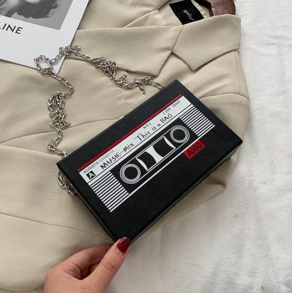 personalized stereotyped box female bags 2021 spring/summer style tape creative lady hard shell chain shoulder messenger bag
personalized stereotyped box female bags 2021 spring/summer style tape creative lady hard shell chain shoulder messenger bag