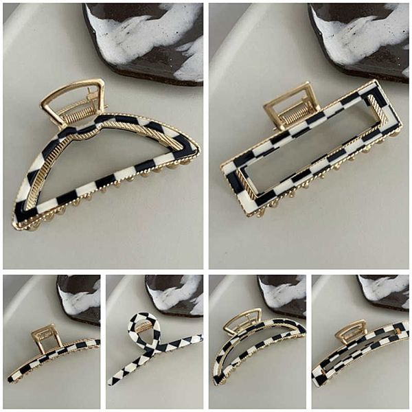 european and usa fashion black white hair pins for women girls elegant metal hairs updo clamps, Black;brown
european and usa fashion black white hair pins for women girls elegant metal hairs updo clamps, Black;brown