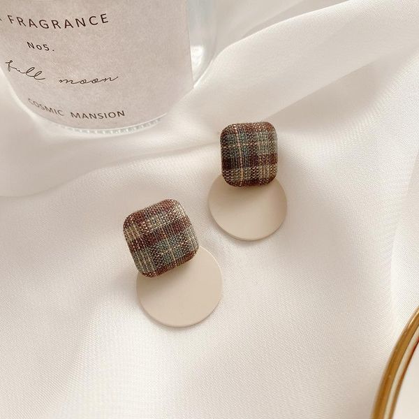 stud plaid cloth button retro hong kong style earrings temperament wild female simple non-pierced ear clips studs tide, Golden;silver
stud plaid cloth button retro hong kong style earrings temperament wild female simple non-pierced ear clips studs tide, Golden;silver