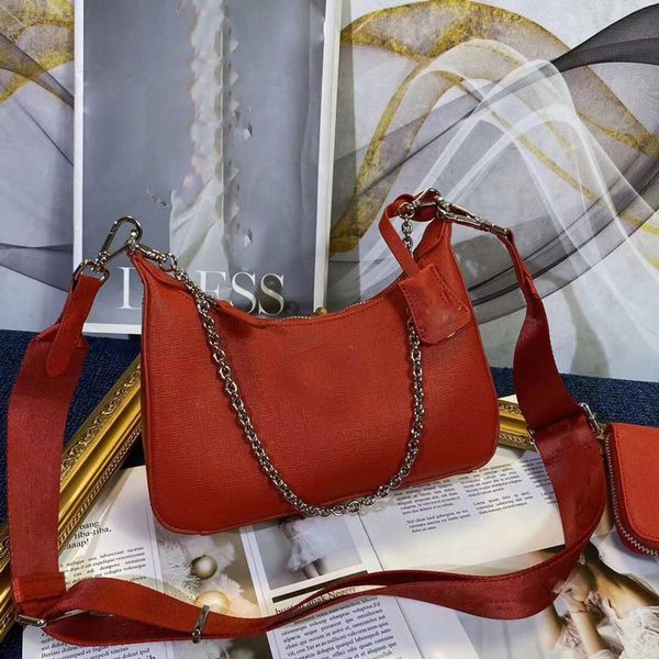2021 underarm bags luxury fashion one shoulder chain designer handbag hobo classic leather bag ladies gift 204
2021 underarm bags luxury fashion one shoulder chain designer handbag hobo classic leather bag ladies gift 204