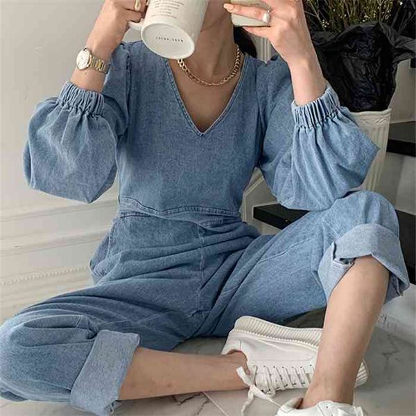 korean style jumpsuit women vintage jeans long sleeve v-neck loose casual ladies denim rompers 2021 spring combinaison femme, Black;white
korean style jumpsuit women vintage jeans long sleeve v-neck loose casual ladies denim rompers 2021 spring combinaison femme, Black;white