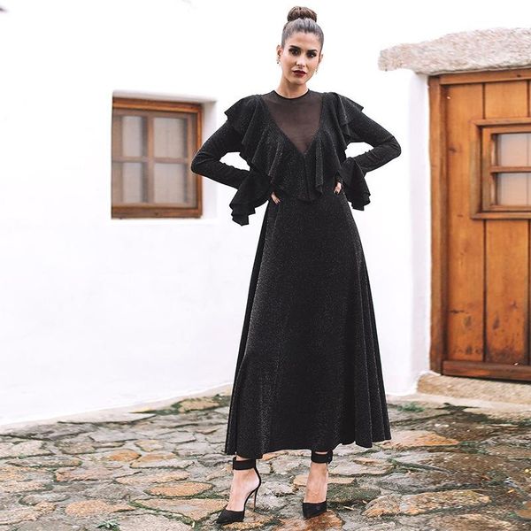 casual dresses black ruffle elegant long dress women deep v neck mesh bodycon party evening maxi autumn 2021, Black;gray
casual dresses black ruffle elegant long dress women deep v neck mesh bodycon party evening maxi autumn 2021, Black;gray