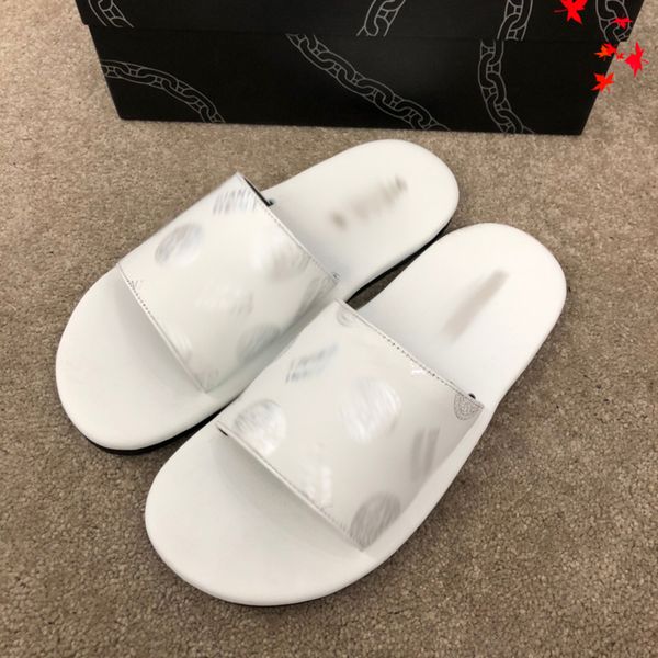 2021 slipper designer slide summer sandals fashion men beach indoor flat flip flops leather luxurys shoes mens slippers with box size 39-45, Black
2021 slipper designer slide summer sandals fashion men beach indoor flat flip flops leather luxurys shoes mens slippers with box size 39-45, Black