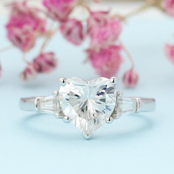 cluster rings veryins sterling silver s925 certificated 2ct 8mm heart shaped moissanite three stone engagement ring for women, Golden;silver
cluster rings veryins sterling silver s925 certificated 2ct 8mm heart shaped moissanite three stone engagement ring for women, Golden;silver