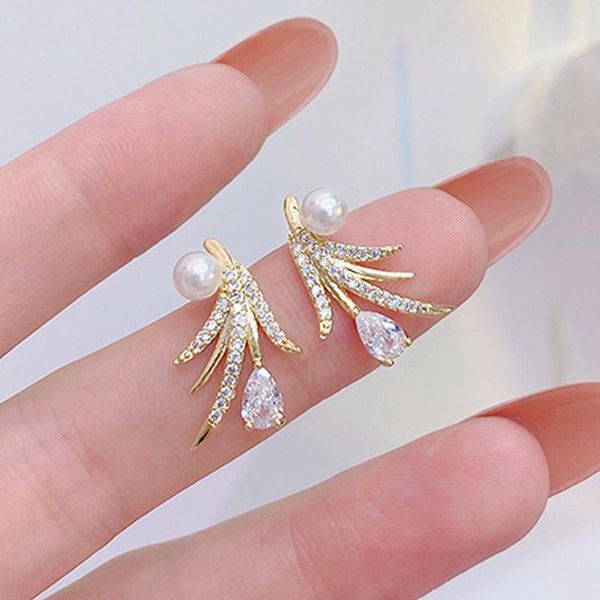 stud korean fashion long design tassel leave earring for women micro inlaid zirconia earrings wedding jewelry pendant gift, Golden;silver
stud korean fashion long design tassel leave earring for women micro inlaid zirconia earrings wedding jewelry pendant gift, Golden;silver