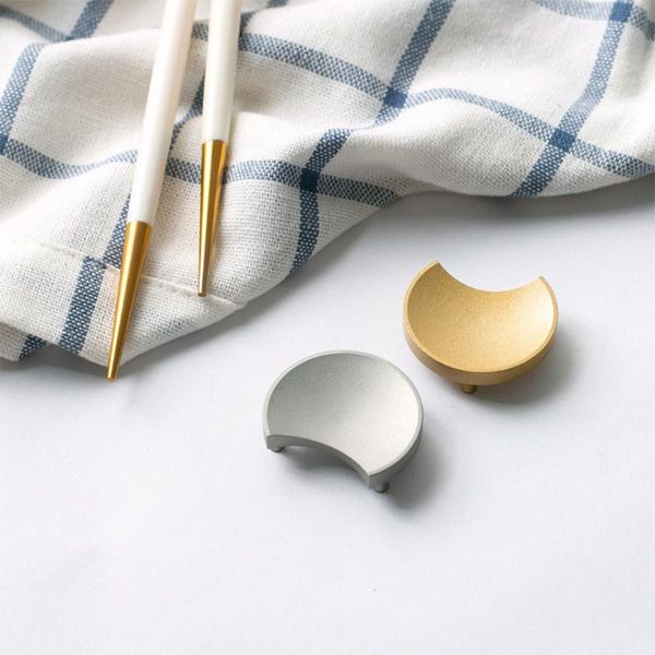 crescent moon shape chopstick rest 304 stainless steel creative chopsticks holder for home el restaurant (silver)
crescent moon shape chopstick rest 304 stainless steel creative chopsticks holder for home el restaurant (silver)