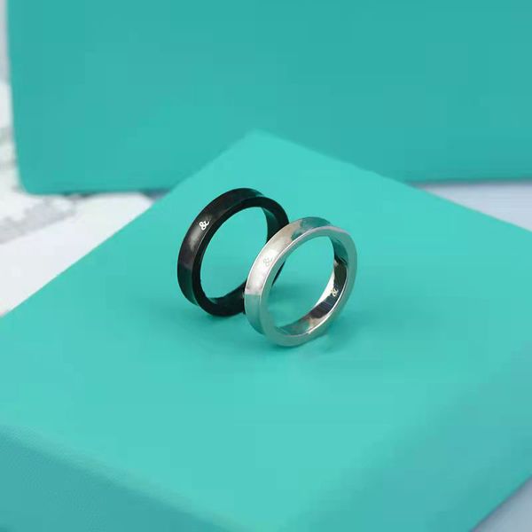 luxury designer couple ring fashion silver letters temperament versatile full of personality couple gift ladies party engagement jewelry box, Golden;silver
luxury designer couple ring fashion silver letters temperament versatile full of personality couple gift ladies party engagement jewelry box, Golden;silver