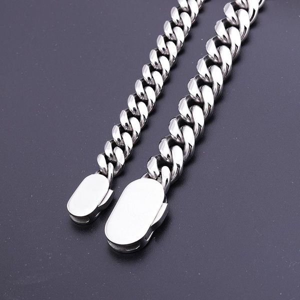 charm bracelets 12mm width stainless steel cuban curb chain link with gold silver color for hip-hop fashion young people, Golden;silver
charm bracelets 12mm width stainless steel cuban curb chain link with gold silver color for hip-hop fashion young people, Golden;silver