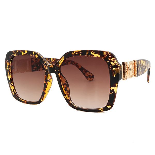 sunglasses 2021retro large frame transparent women luxury brand personality metal human head decoration sun glasses men shades a519, White;black
sunglasses 2021retro large frame transparent women luxury brand personality metal human head decoration sun glasses men shades a519, White;black
