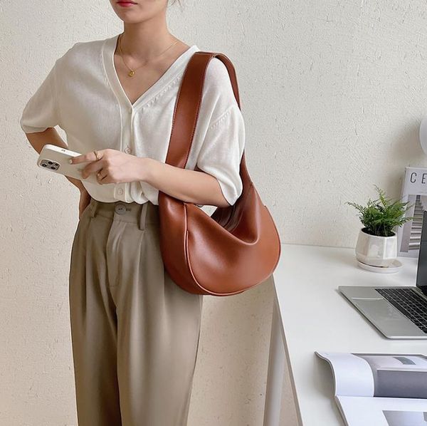 women's bag wide shoulder strap crossbody fashion trend texture one-shoulder handbag large-capacity soft dumpling bags
women's bag wide shoulder strap crossbody fashion trend texture one-shoulder handbag large-capacity soft dumpling bags