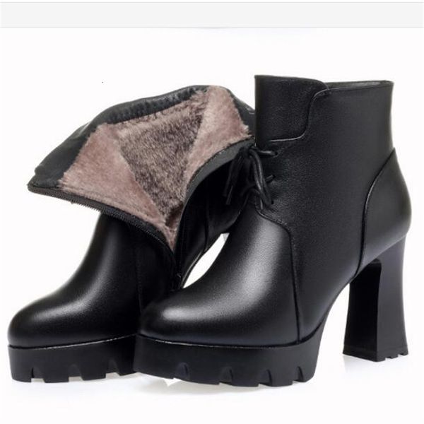 fashion autumn and winter classic genuine leather woman short boots high-heeled warm shoes snow q4on, Black
fashion autumn and winter classic genuine leather woman short boots high-heeled warm shoes snow q4on, Black