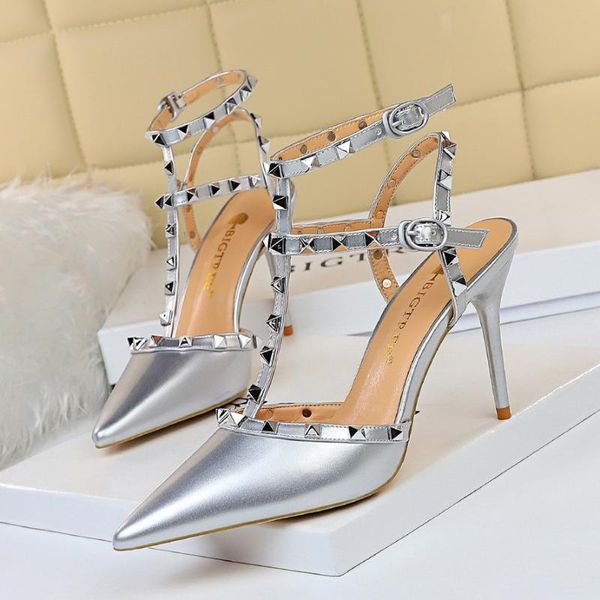 dress shoes bigtree women sandals patent leather hollow pointed toe party rivet punk roma style female pumps high heels, Black
dress shoes bigtree women sandals patent leather hollow pointed toe party rivet punk roma style female pumps high heels, Black