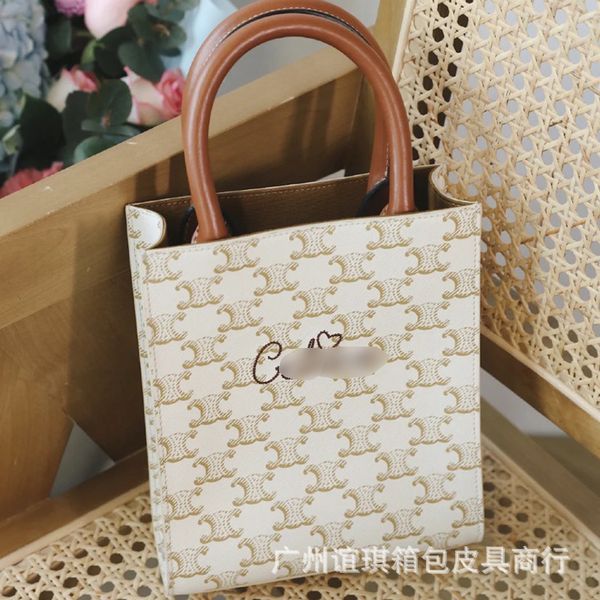 outlet cl2021 embroidery presbyopia mini portable bag lisa same one shoulder shopping bag designers handbag yw
outlet cl2021 embroidery presbyopia mini portable bag lisa same one shoulder shopping bag designers handbag yw
