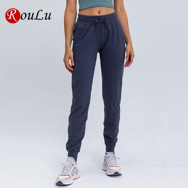 yoga outfits roulu women sport pants naked-feel fabric workout joggers female waist loose fit with pocket fitness running gym sweatpants, White;red
yoga outfits roulu women sport pants naked-feel fabric workout joggers female waist loose fit with pocket fitness running gym sweatpants, White;red