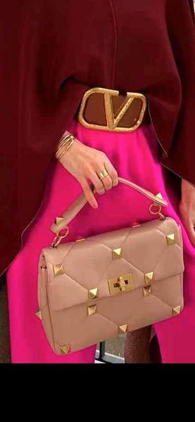 evening bags nuleez brand handbag female golden rivet luxury flap bag with cross-body chains european style ladies favorite gift
evening bags nuleez brand handbag female golden rivet luxury flap bag with cross-body chains european style ladies favorite gift