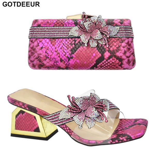 dress shoes 2021 fashion wedding bride italian ladies and bags to match set decorated with rhinestone high heels sexy, Black
dress shoes 2021 fashion wedding bride italian ladies and bags to match set decorated with rhinestone high heels sexy, Black