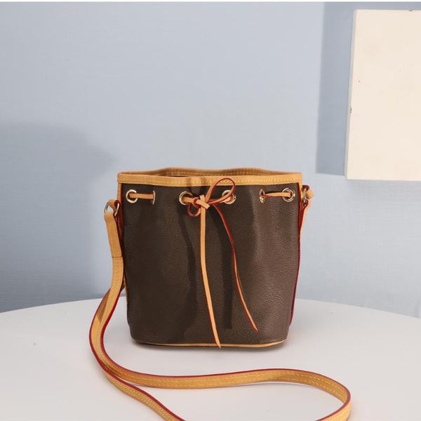 shoulder bags classic luxury design mini bucket bag drawstring closure gradient leather woman messenger
shoulder bags classic luxury design mini bucket bag drawstring closure gradient leather woman messenger