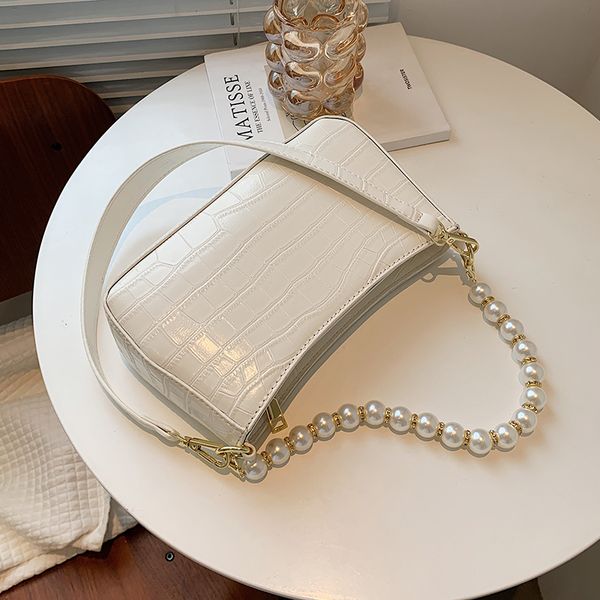 niche design high-end selling bag women wild 2021 new crossbody bag underarm bag handbag square shoulder width 22cm
niche design high-end selling bag women wild 2021 new crossbody bag underarm bag handbag square shoulder width 22cm