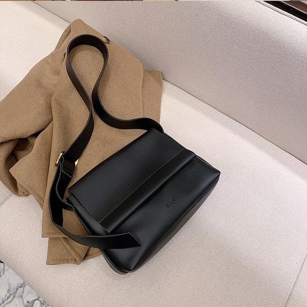 autumn and winter trendy fashion shoulder bag high-quality large-capacity messenger tote pu female bags
autumn and winter trendy fashion shoulder bag high-quality large-capacity messenger tote pu female bags