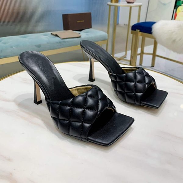 fashion designer's leisure business style women's sandals and slippers are made of imported high-grade cow leather, clean elegant,, Black
fashion designer's leisure business style women's sandals and slippers are made of imported high-grade cow leather, clean elegant,, Black