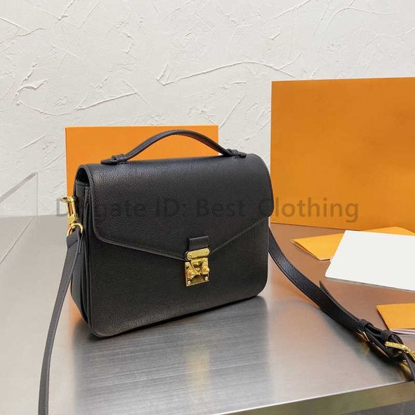 20ss hollowed out postman bag luxury super designers layer leather crossbody shoulder women fashion bags hobo purses, Red;black
20ss hollowed out postman bag luxury super designers layer leather crossbody shoulder women fashion bags hobo purses, Red;black