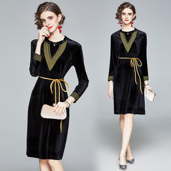 casual dresses autumn 2021 women's dress velvet retro stand collar embroidery slim fit medium length belt noble temperament elegant, Black;gray
casual dresses autumn 2021 women's dress velvet retro stand collar embroidery slim fit medium length belt noble temperament elegant, Black;gray