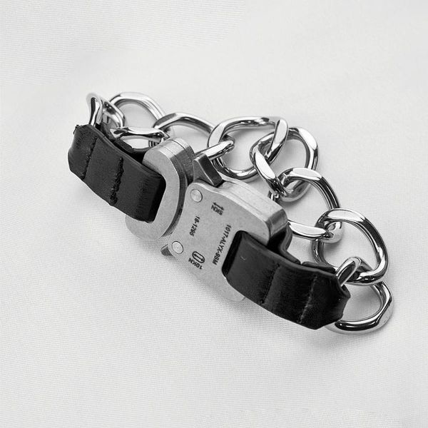 link, chain hiphop 1017 alyx 9sm bracelets original tag with box metal buckle, Black
link, chain hiphop 1017 alyx 9sm bracelets original tag with box metal buckle, Black