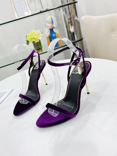 2022 spring and summer most new style luxury women shoe high heel pointed a- line buckle peep-toe sandals women size 35-42 with box, Black
2022 spring and summer most new style luxury women shoe high heel pointed a- line buckle peep-toe sandals women size 35-42 with box, Black
