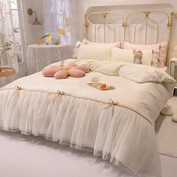 bedding sets 4pcs lace girl bed cover set duvet sheets with pillowcases bedclothes comforter full size home decor 61100
bedding sets 4pcs lace girl bed cover set duvet sheets with pillowcases bedclothes comforter full size home decor 61100
