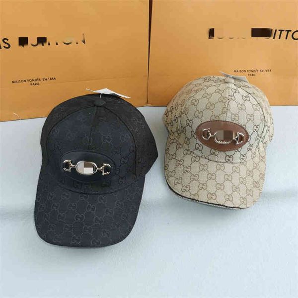 design new old letter metal chain accessories sun visor baseball cap spring and summer hat, Blue;gray
design new old letter metal chain accessories sun visor baseball cap spring and summer hat, Blue;gray