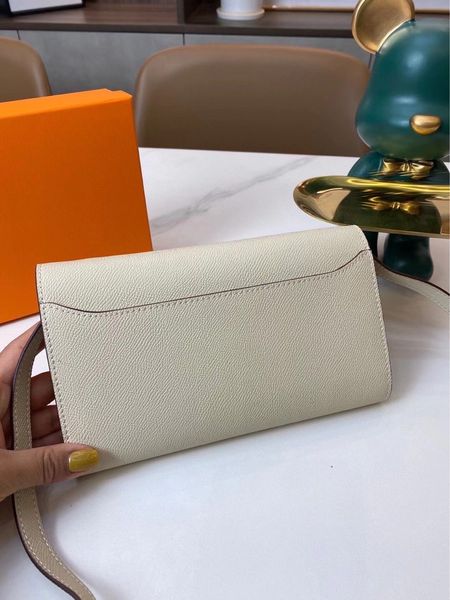factory outlet the new women's cross grain cowhide shoulder bag and messenger can be used as wallet or hand. one for multiple
factory outlet the new women's cross grain cowhide shoulder bag and messenger can be used as wallet or hand. one for multiple