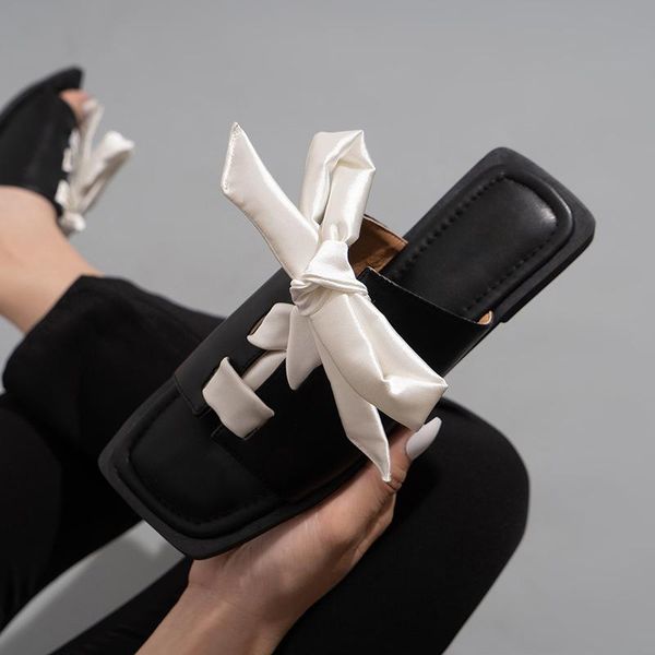 slippers 2021 summer fashion solid color silk square head flat open toe large size outdoor female, Black
slippers 2021 summer fashion solid color silk square head flat open toe large size outdoor female, Black