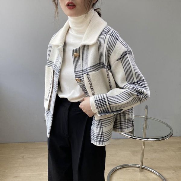 women's jackets autumn and winter casual plaid lapel long-sleeved pocket decorative cardigan jacket, Black;brown
women's jackets autumn and winter casual plaid lapel long-sleeved pocket decorative cardigan jacket, Black;brown