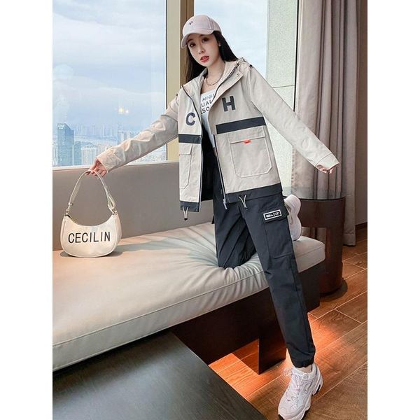 women's two piece pants casual hooded suit spring and autumn style korean trend loose sport trendy tooling handsome two-piece, White
women's two piece pants casual hooded suit spring and autumn style korean trend loose sport trendy tooling handsome two-piece, White