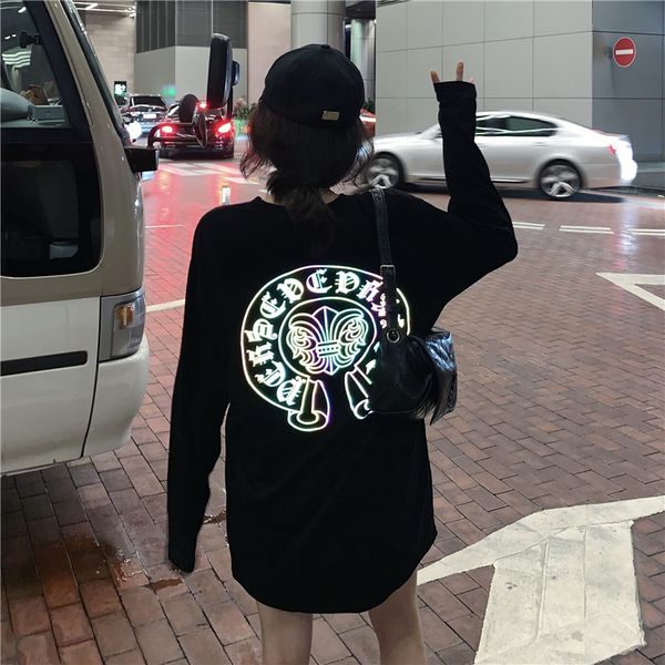 crosin white loose and thin t-shirt with long sleeves in early spring 2020 
crosin white loose and thin t-shirt with long sleeves in early spring 2020