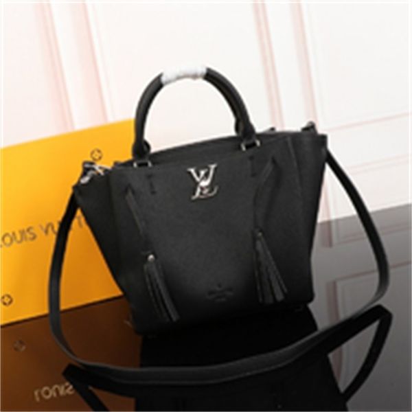 brand designer luxury m44168 tassel handbag shoulder bag black women handbags iconic bags handles shoulder bags totes cross body bag clu
brand designer luxury m44168 tassel handbag shoulder bag black women handbags iconic bags handles shoulder bags totes cross body bag clu