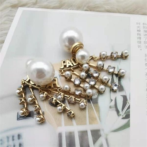 aaa designer jewelry letter pearl stud brass fashion earrings female 925 silver needle 1j5y
aaa designer jewelry letter pearl stud brass fashion earrings female 925 silver needle 1j5y