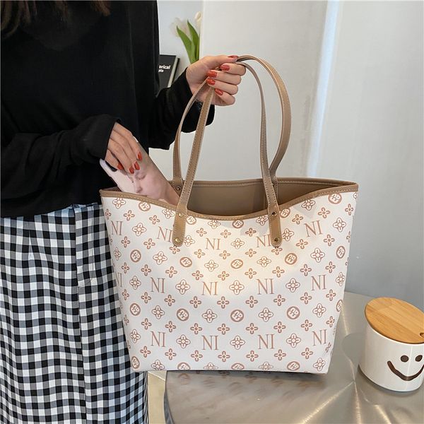 factory direct sale 75% off women 2021 new women's shoulder print double-sided tote large capacity bags
factory direct sale 75% off women 2021 new women's shoulder print double-sided tote large capacity bags