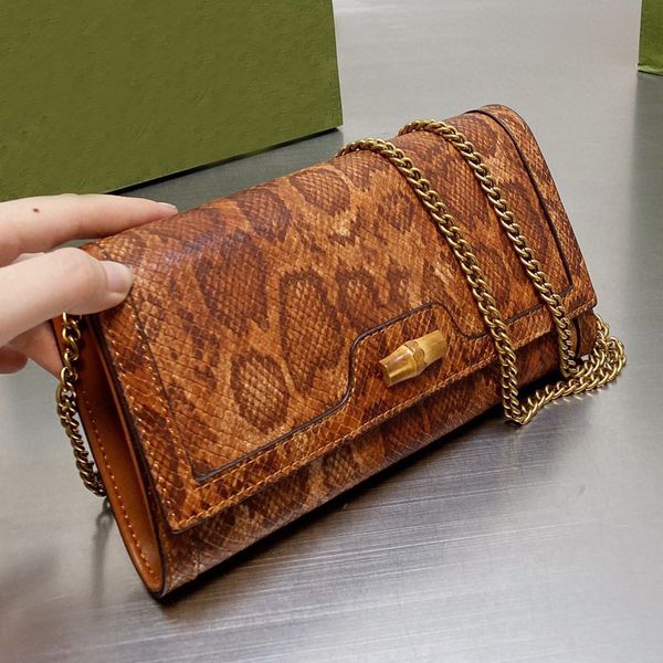 chains envelope bamboo bags luxury designer brand fashion shoulder handbags women letter purse phone bag wallet cross body totes lady
chains envelope bamboo bags luxury designer brand fashion shoulder handbags women letter purse phone bag wallet cross body totes lady