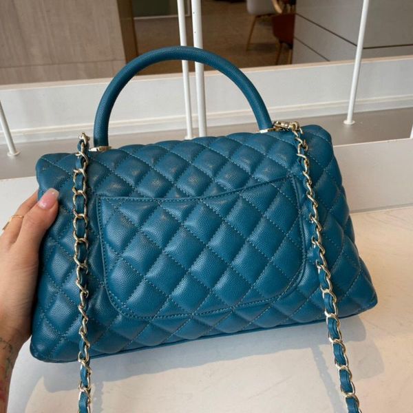 evening bags 2021 blue leather women's hand-held messenger bag flip and lattice design manufacturers direct sales
evening bags 2021 blue leather women's hand-held messenger bag flip and lattice design manufacturers direct sales