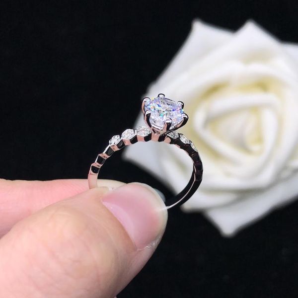 cluster rings pretty 0.5ct 5.0mm d vvs1 moissanite diamond engagement ring solid 18k white gold jewelry for women au750 wedding r144, Golden;silver
cluster rings pretty 0.5ct 5.0mm d vvs1 moissanite diamond engagement ring solid 18k white gold jewelry for women au750 wedding r144, Golden;silver