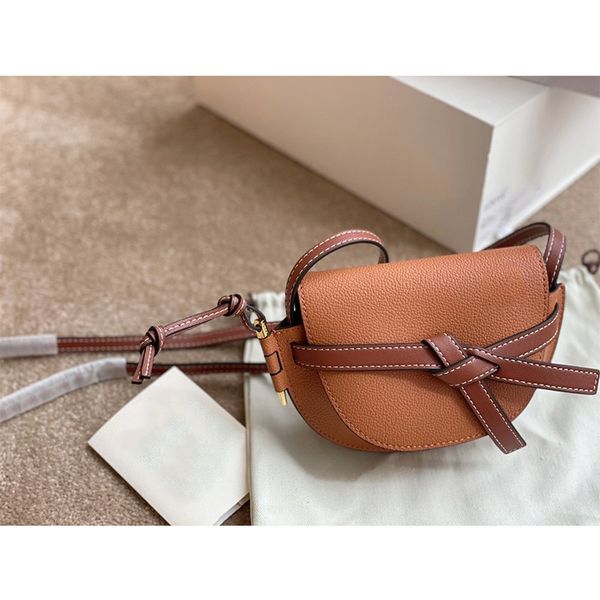 design handbag rowe gate mini saddle bag calfskin bow simple women's one shoulder messenger bag, Red;black
design handbag rowe gate mini saddle bag calfskin bow simple women's one shoulder messenger bag, Red;black